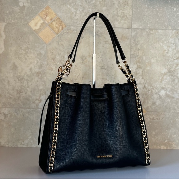 Michael Kors Mina Large Chain Shoulder Pebbled Leather Bag Black/Gold - Picture 3 of 15